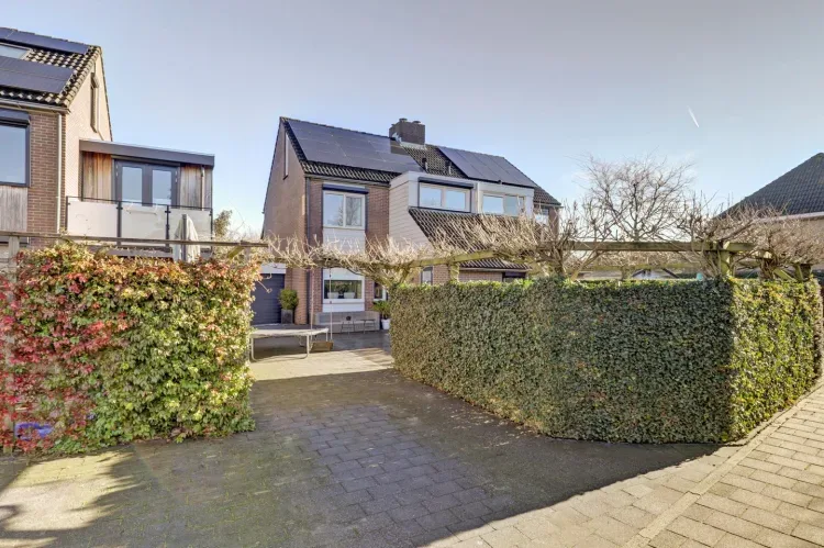 Online Woningbrochure voor https://vanlimburgstirumstraat45.nl