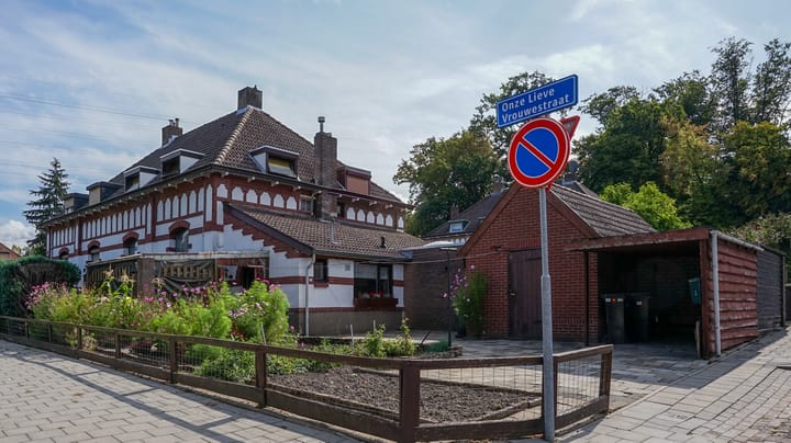 Onze-Lieve-Vrouwestraat 1 in Landgraaf Foto