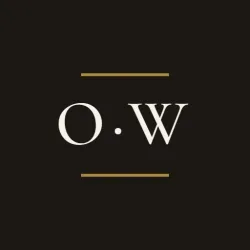 Logo Oost West Makelaars & Concultancy B.V.