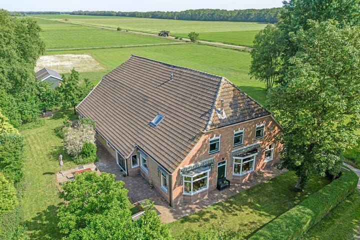 Oostereind 5 in Grolloo Foto