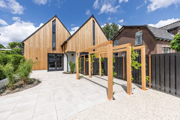 Oosterend 13 en Laren foto