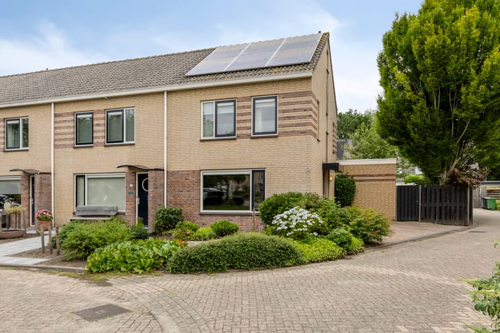 Opaalstoep 23 in Assen Foto