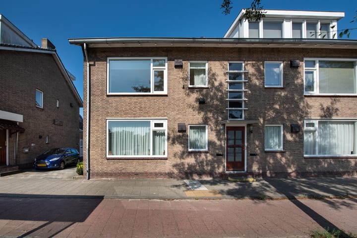 Oranje Nassaustraat 32 in Halfweg photo