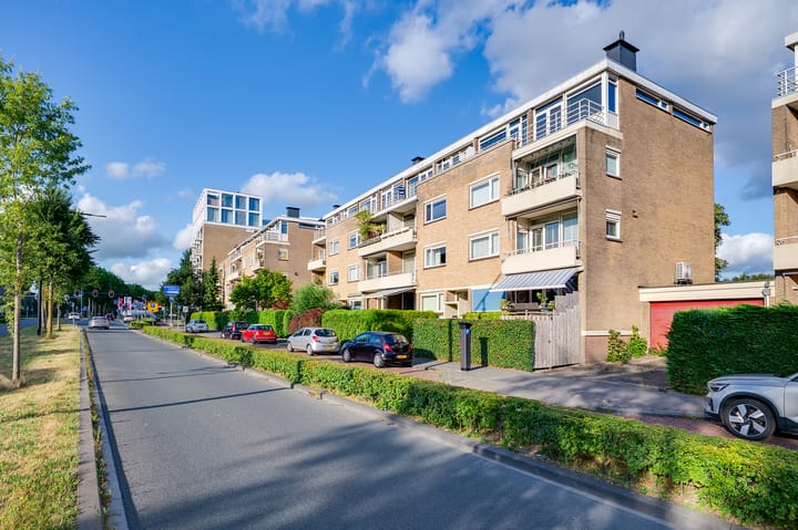 Oranjelaan 120 in Dordrecht photo