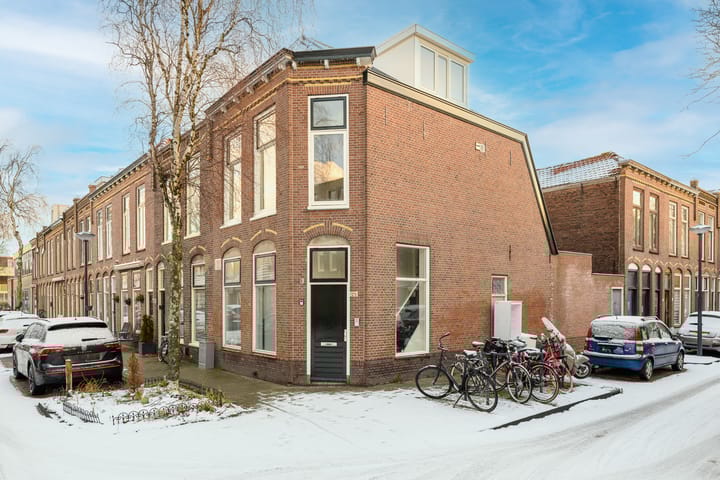 Os en Paardenlaan 21 en Leiden foto