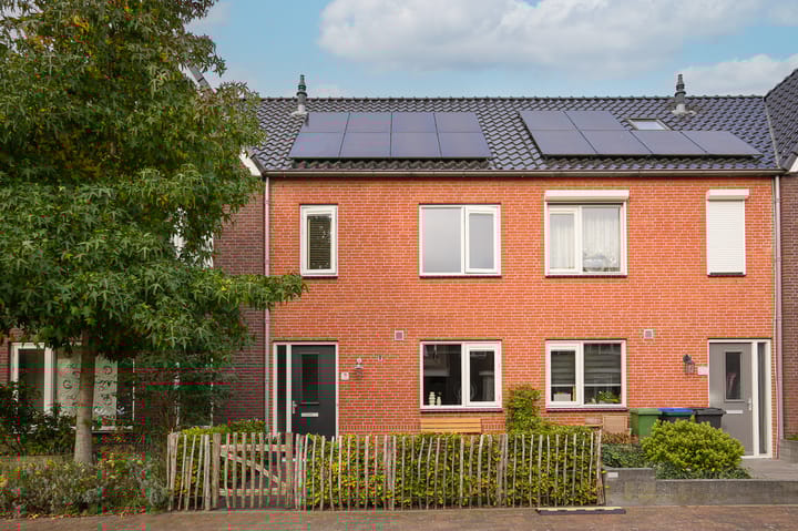 Ossenwaard 78 in Wijk en Aalburg Foto