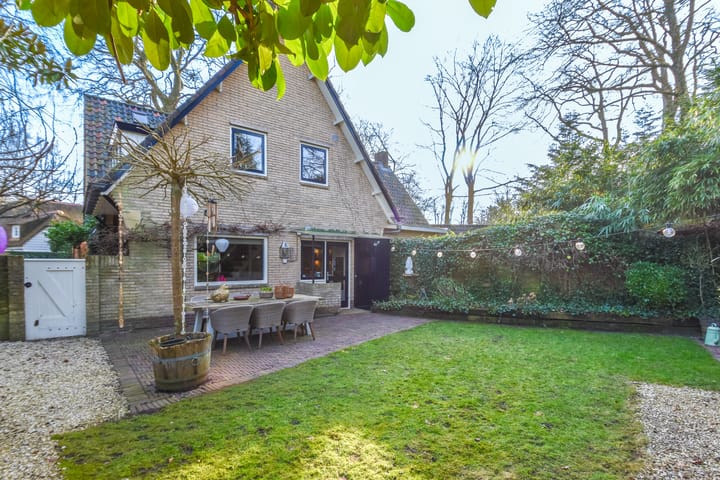 Photo of property Oud Blaricummerweg 25a, Laren