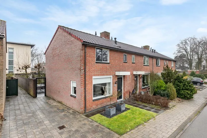 Oude Almeloseweg 135 in Borne