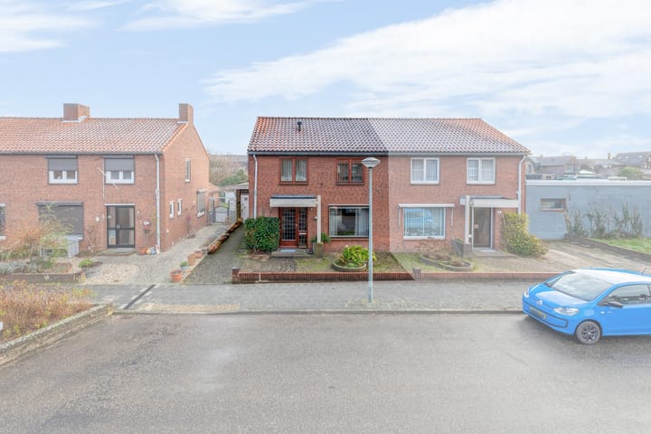 Oude Baan 56 in Reuver Foto