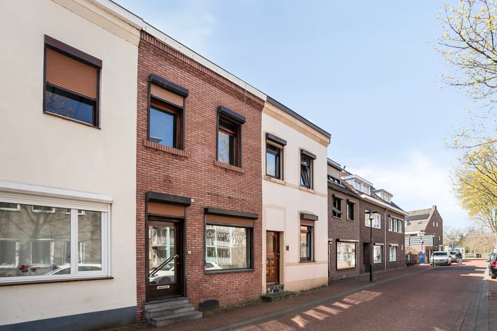 Oude Broeksittarderweg 13 dans Sittard photo