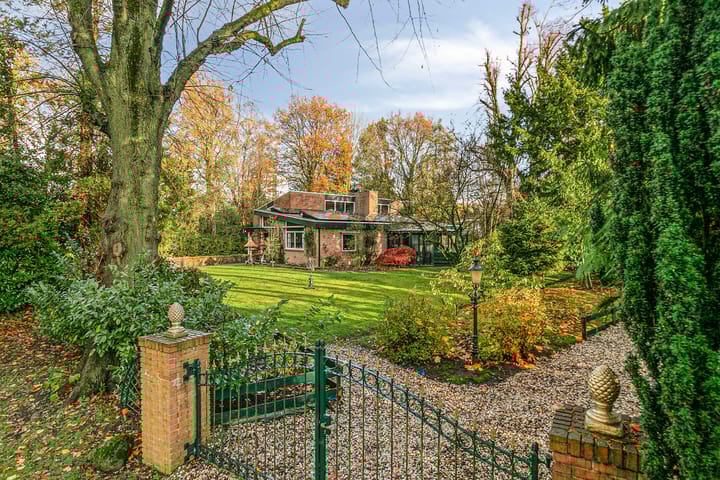 Photo of property Oude Meerdijk 153, Emmen