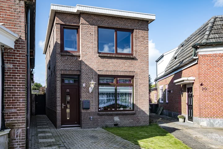 Oude Vriezenveenseweg 18 en Almelo foto