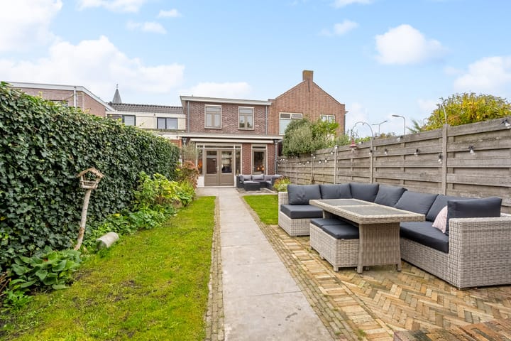 Oudelandstraat 12 in 's-Gravenzande Foto