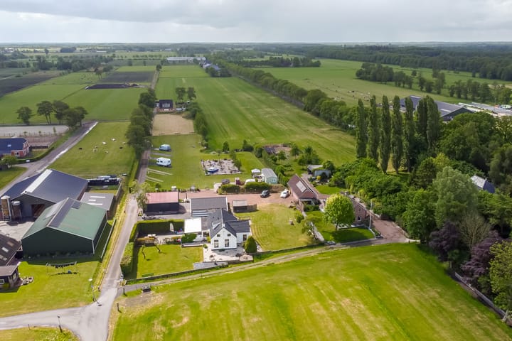 Oudeweg 47 in Nuis photo