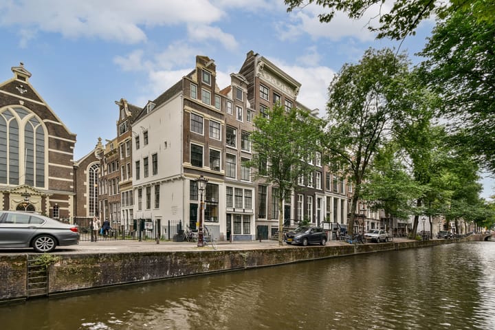 Oudezijds Achterburgwal 169C in Amsterdam photo