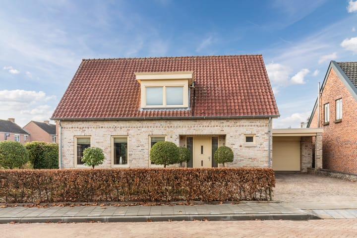 Photo of property Oudlandsestraat 192, Steenbergen