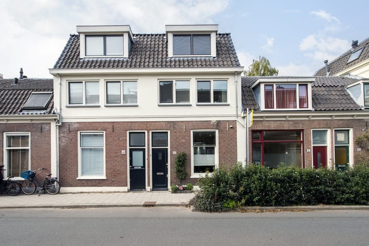 Oudwijkerdwarsstraat 42 in Utrecht photo