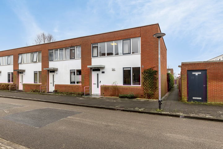 Photo of property P.J. Noël Bakerstraat 218, Groningen