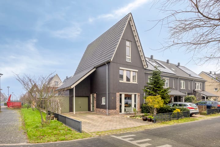 Photo of property Paaldijk 182, Zwaag
