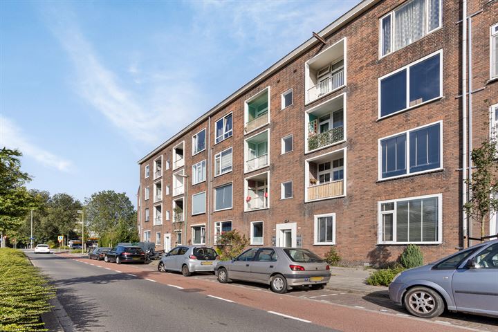 Parallelweg 128A in Vlaardingen photo