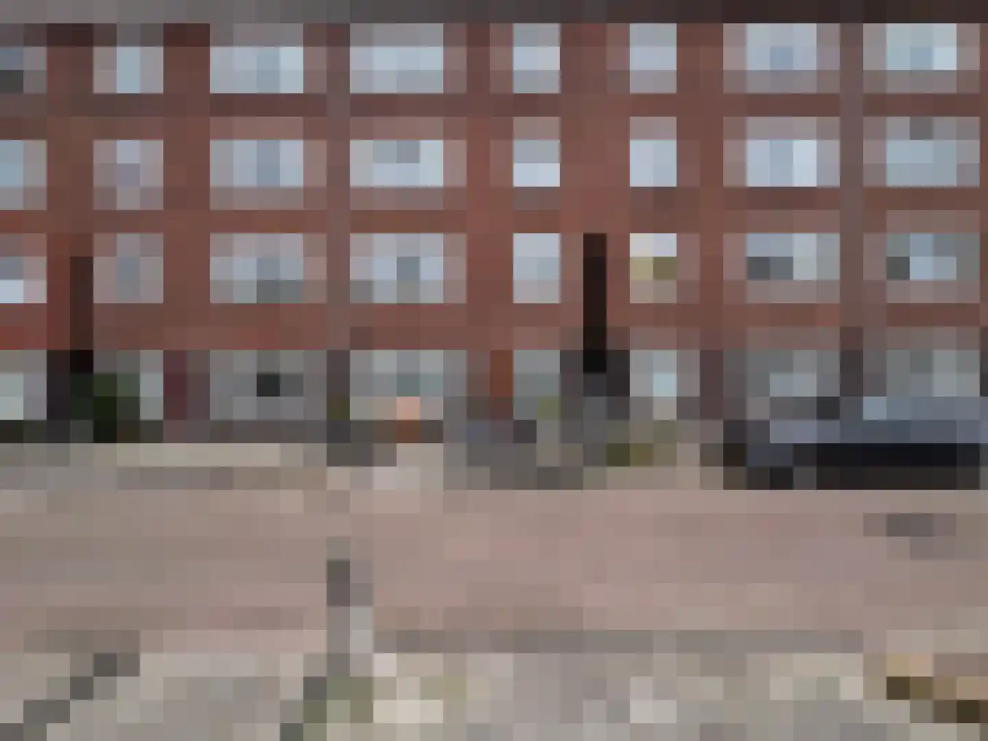 Paramariboplein 22 in Amsterdam