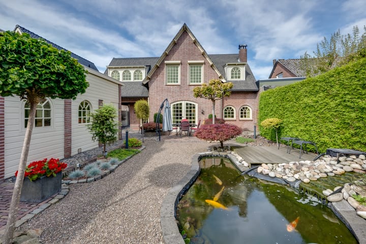 Parkstraat 1 in St. Willebrord Foto