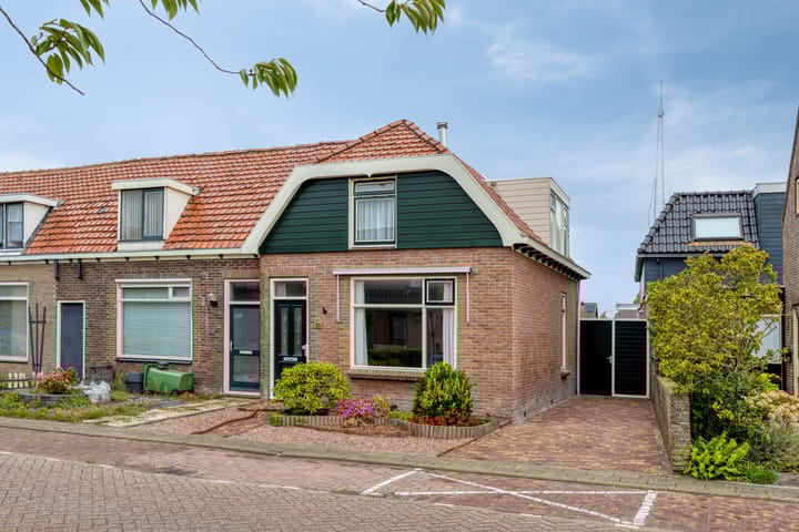 Parkstraat 31 in Julianadorp Foto