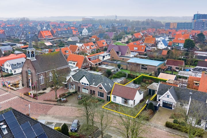 Parkstraat 4 en Julianadorp foto