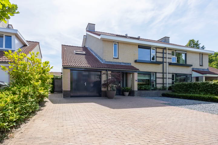 Parnassialaan 14 in Bennebroek foto