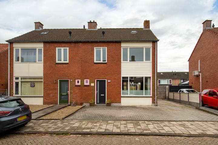 Pastoor de Witstraat 10 in Putte Foto