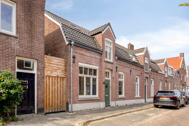 Pastoor Dijkmansstraat 8 in Eindhoven Foto