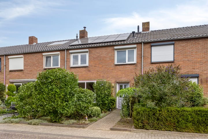 Pastoor Grimmeltstraat 9 in Bemmel photo