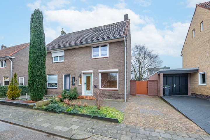 Photo of property Pastoor Jacobsstraat 11, Buchten