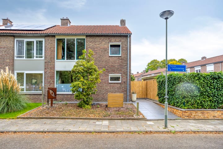 Pastoor Leonardus Canisiusstraat 12 en Meerssen foto