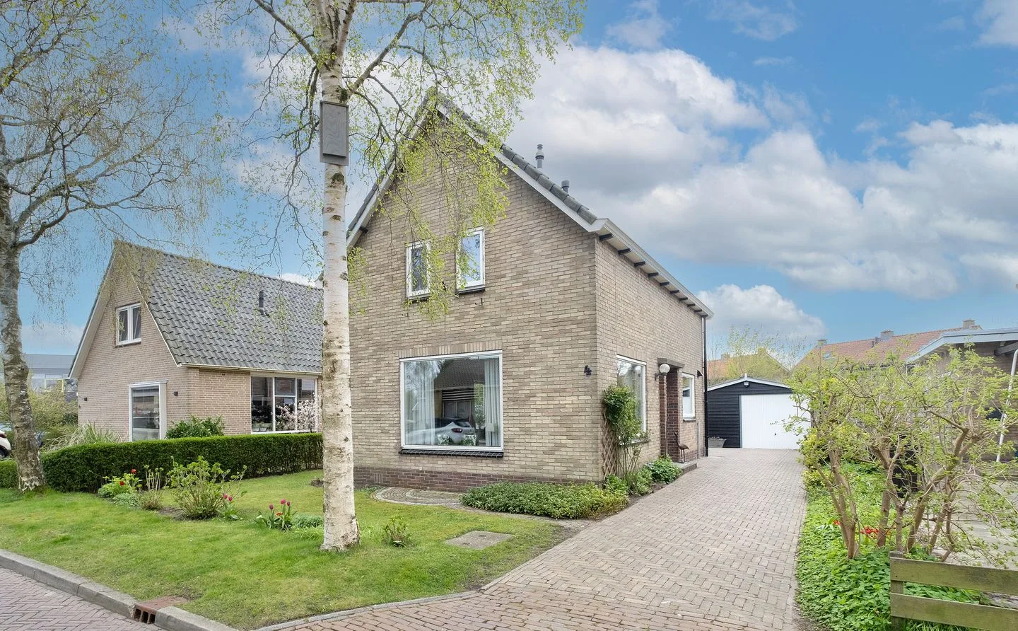 Pastoor van Haasterstraat 4 en Ursem