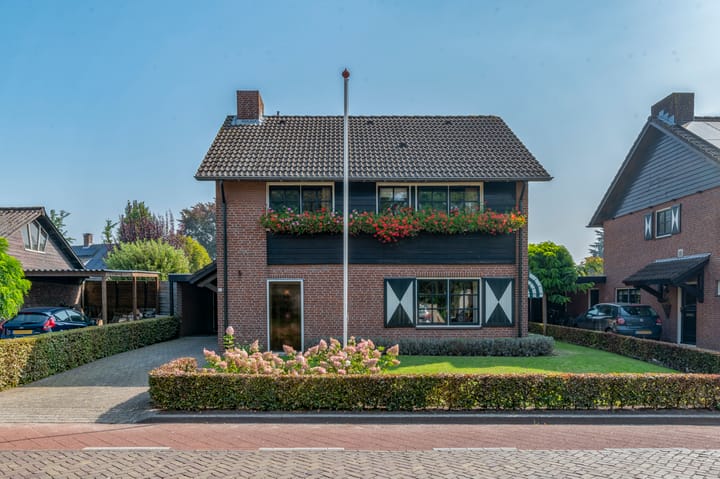 Pastoor van Tilborgstraat 1 in Berkel-Enschot photo