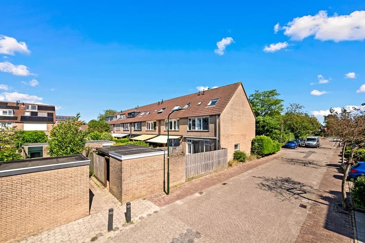 Pelikaanhof 1 in Leidschendam photo