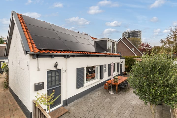 Pernisser Molenweg 18 in Pernis Rotterdam photo