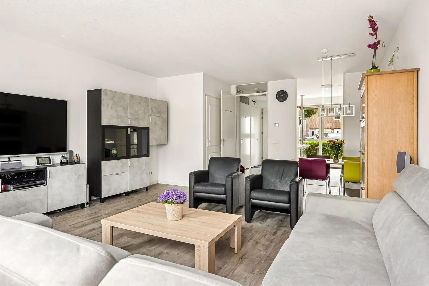 Peter van Straatenhof 21 Almere foto 2