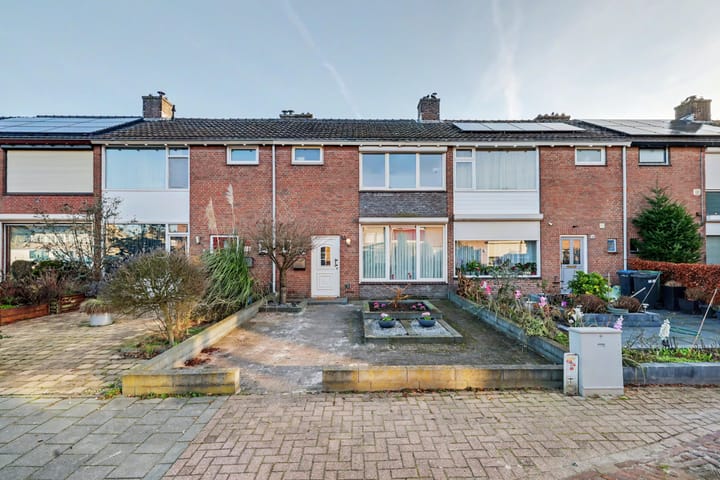 Philips van Almondestraat 18 in Helmond