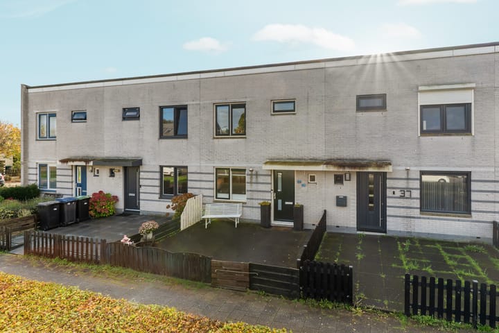 Pianoweg 35 in Almere photo