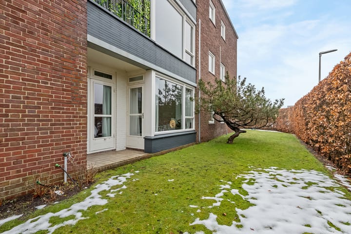 Piet Heinlaan 38 en Bussum foto