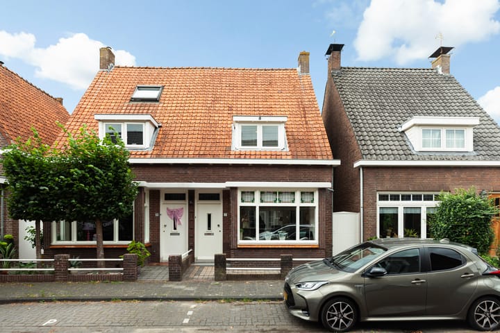 Piet Heinstraat 27 in Sliedrecht foto