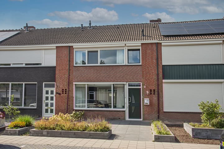 Piet Heinstraat 32 dans Borne photo