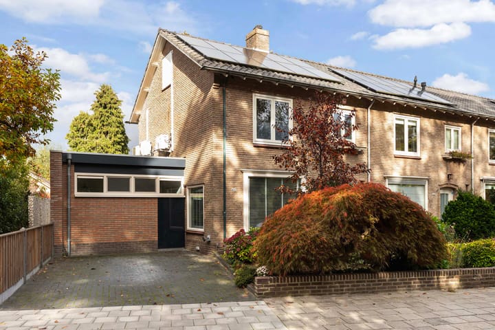 Pieter de Hoochlaan 122 in Apeldoorn Foto