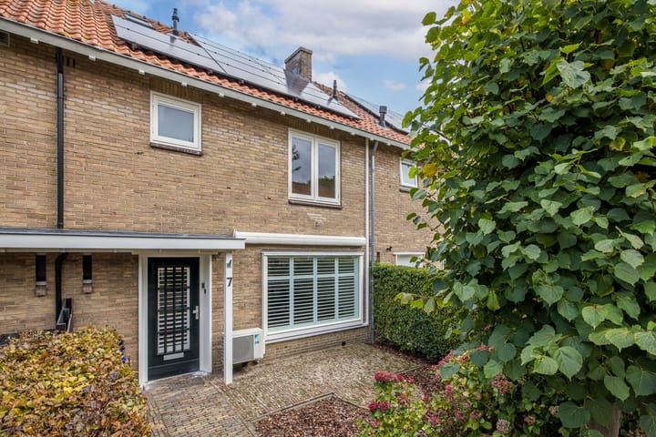 Pieter de Hooghlaan 7 in Loosdrecht photo