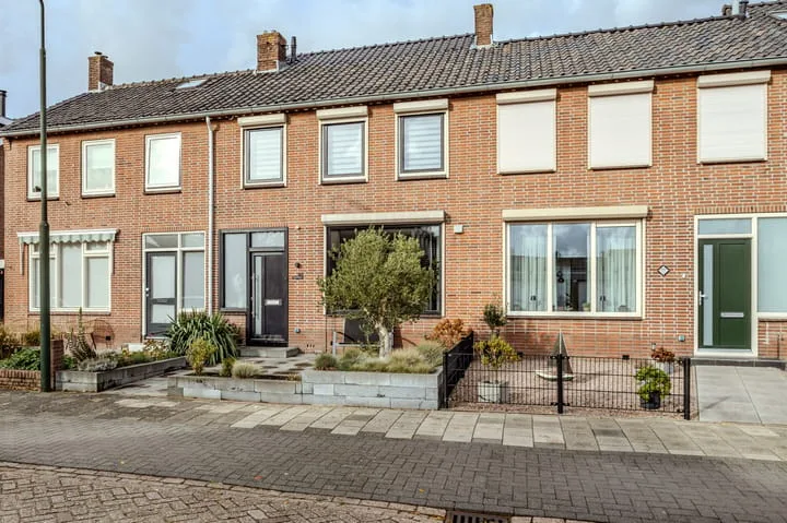 Pieter de Hooghstraat 42 Hardinxveld-Giessendam foto 2