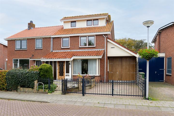 Pieter Maatsstraat 6 en Hippolytushoef foto