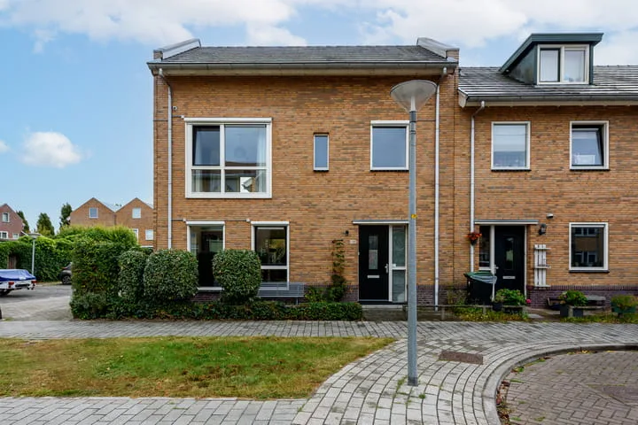 Pietje Pluisplantsoen 18 Almere