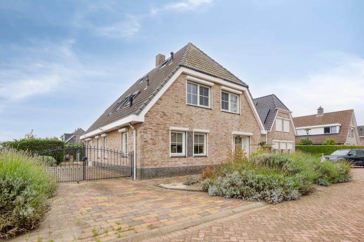 Photo of property Plataanstraat 39, Sint Philipsland